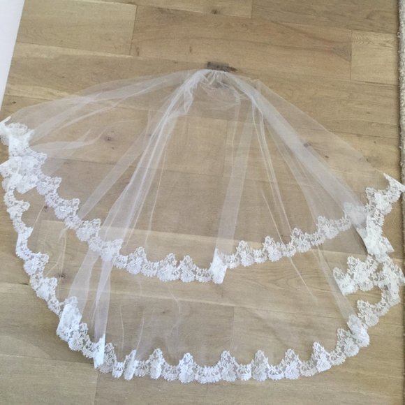 Nina 'Duchess' Wedding Veil - Picture 1 of 6